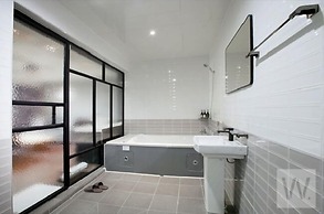 Brown Dot Hotel Jinhae