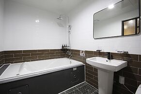 Brown Dot Hotel Jinhae