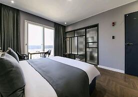 Brown Dot Hotel Jinhae