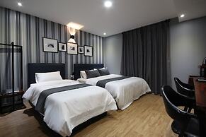 Brown Dot Hotel Jinhae