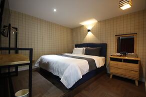 Brown Dot Hotel Jinhae