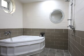 Instar Hotel Yangsan