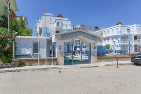 Sunset Village Apart Hotel