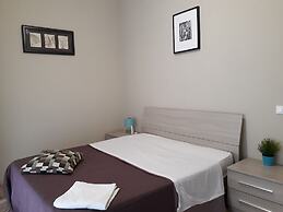 48 airport budget rooms