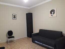 48 airport budget rooms