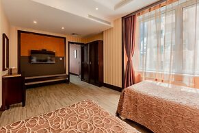 The Grand Hill Hotel