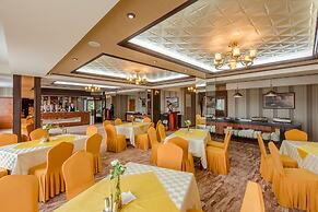 The Grand Hill Hotel