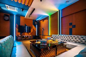 The Grand Hill Hotel