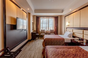 The Grand Hill Hotel