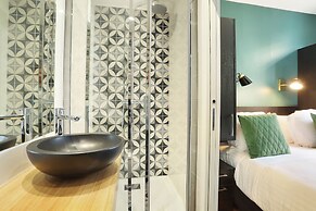 YAYS Paris Zola by Numa