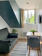 YAYS Paris Zola by Numa