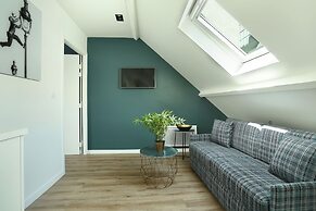 YAYS Paris Zola by Numa