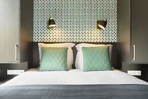 YAYS Paris Zola by Numa