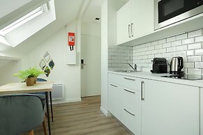 YAYS Paris Zola by Numa