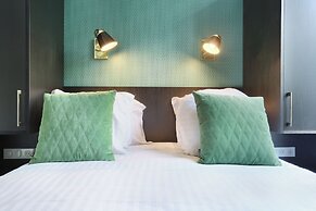 YAYS Paris Zola by Numa