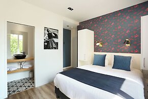 YAYS Paris Zola by Numa