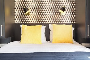 YAYS Paris Zola by Numa