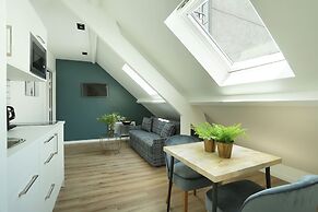 YAYS Paris Zola by Numa