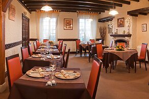 Logis Hôtel du Dauphin