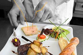 Logis Hôtel du Dauphin