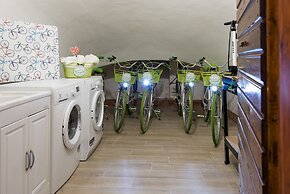 Bed&BikeRome Rooms