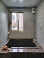 Slow Wow Hot Spring Hotel