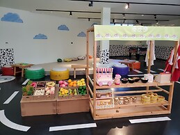 Slow Wow Hot Spring Hotel