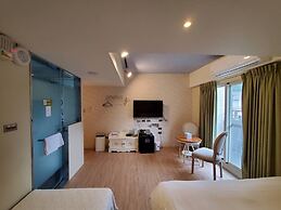 Slow Wow Hot Spring Hotel