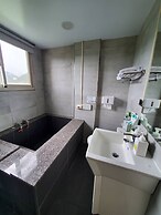 Slow Wow Hot Spring Hotel