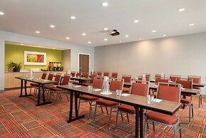 Home2 Suites by Hilton Menomonee Falls Milwaukee