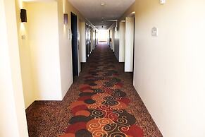 Edgewood Hotel & Suites