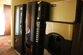 Edgewood Hotel & Suites
