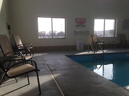 Edgewood Hotel & Suites