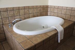 Edgewood Hotel & Suites