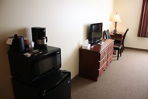 Edgewood Hotel & Suites