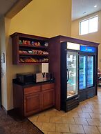 Edgewood Hotel & Suites