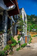 Manudi Glenfallsedge Rest