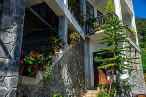 Manudi Glenfallsedge Rest