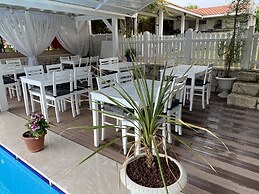 Alacati Eldoris Otel