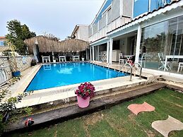 Alacati Eldoris Otel