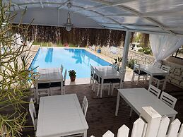 Alacati Eldoris Otel