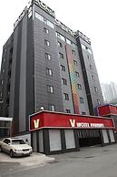 V Hotel