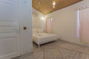 Alacati Alanur Otel