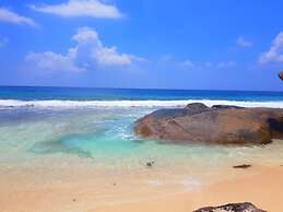 Takamaka Green Village