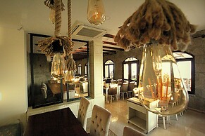 Assos Sunaba Kasri - Special Class