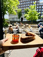 The Golden Stork - Hostel