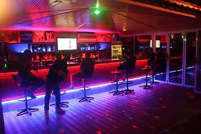 Sebnem Apart & Studios