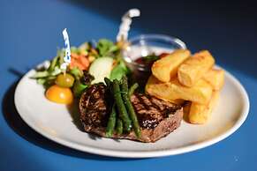 Babila Hostel & Bistrot