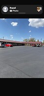 Deluxe Inn