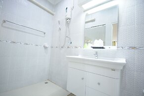 iRest Ao Nang Seafront